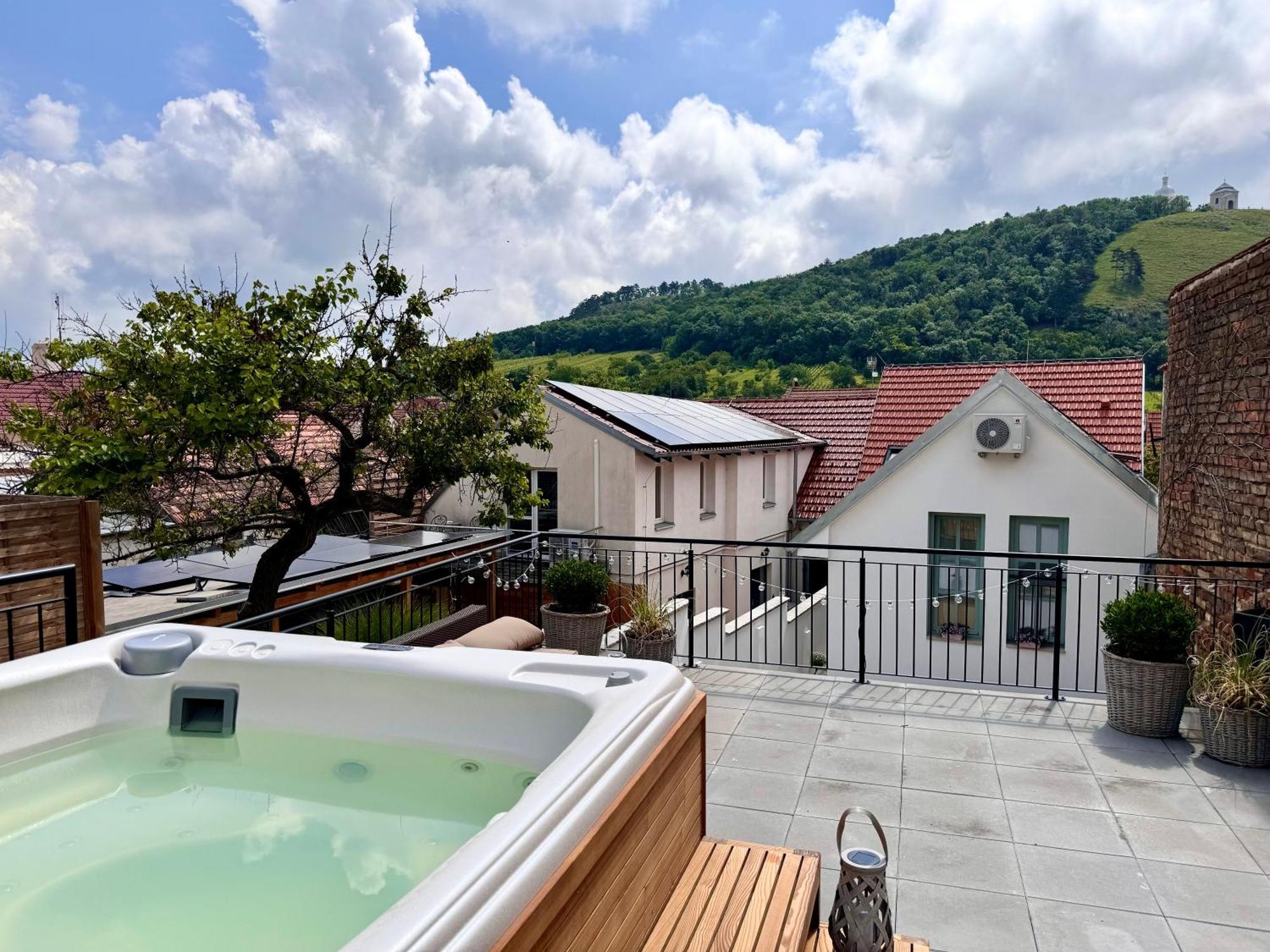 Soul Apartments Mikulov Bagian luar foto